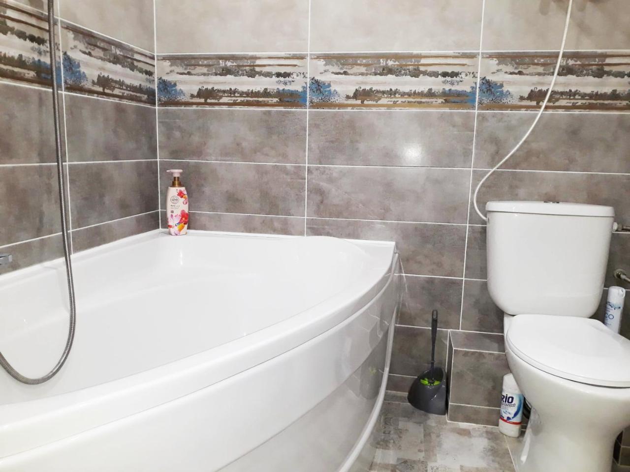 Apartment - Matusevycha Street 2-11 Krivoy Rog Ngoại thất bức ảnh