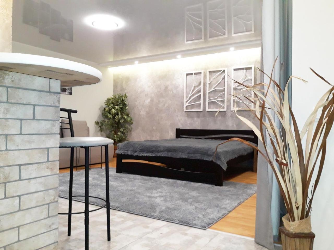 Apartment - Matusevycha Street 2-11 Krivoy Rog Ngoại thất bức ảnh