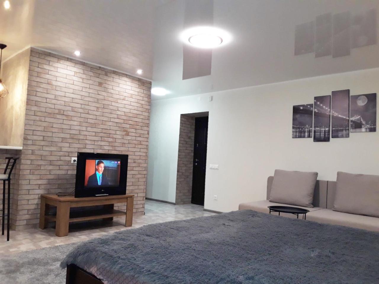 Apartment - Matusevycha Street 2-11 Krivoy Rog Ngoại thất bức ảnh